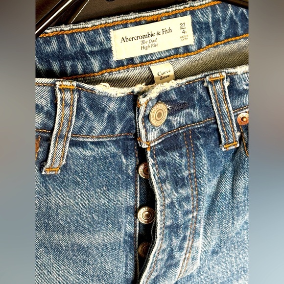 Abercrombie and Fitch Dad high rise jeans. Size 4. Short length. Button fly. - Picture 2 of 3